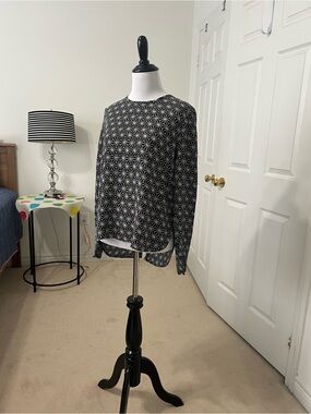 H&M Black and White Geometric Long-Sleeve Blouse